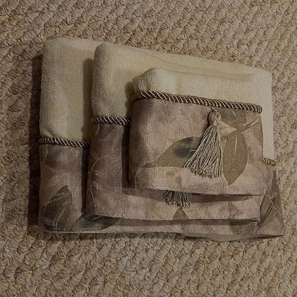 Decorative Set of 3 towels tasseled trim soft and luxurious feel Botanical Bath